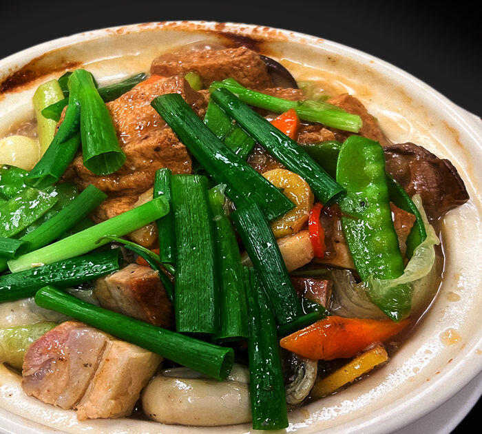 Roast Pork & Oyster Hot Pot